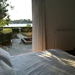 וילה Pine Tree Beachfront *