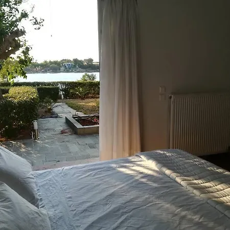 וילה Pine Tree Beachfront *