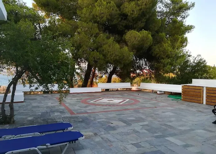 Villa Pine Tree Beachfront